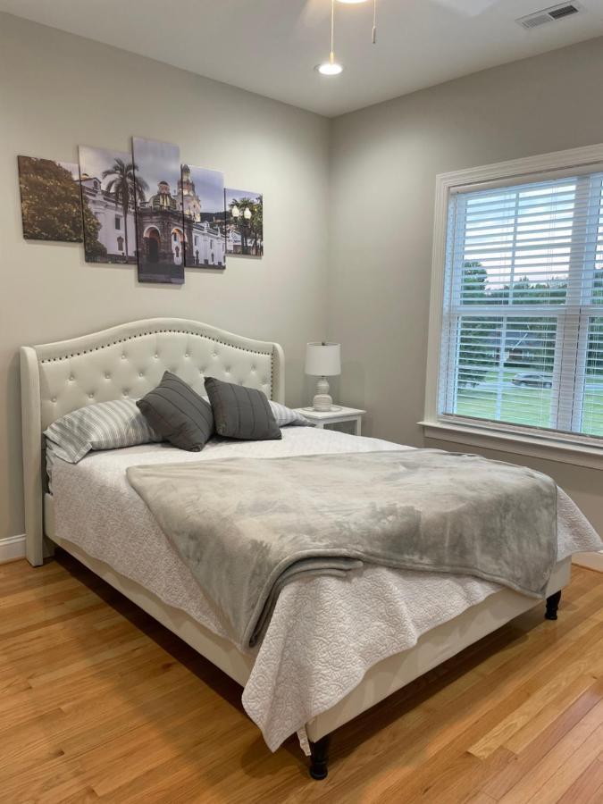 דירות Whitsett La Casa Grande Hosting מראה חיצוני תמונה