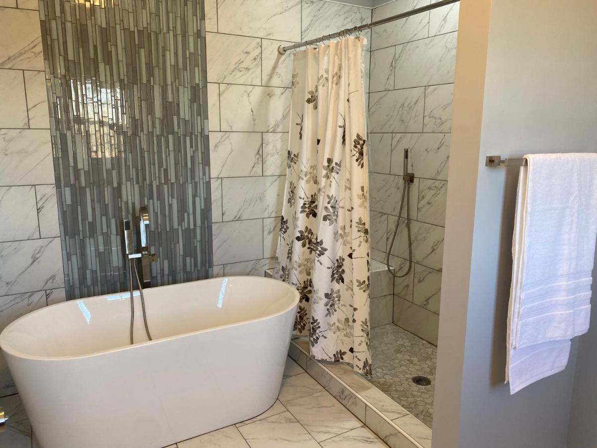 דירות Whitsett La Casa Grande Hosting מראה חיצוני תמונה