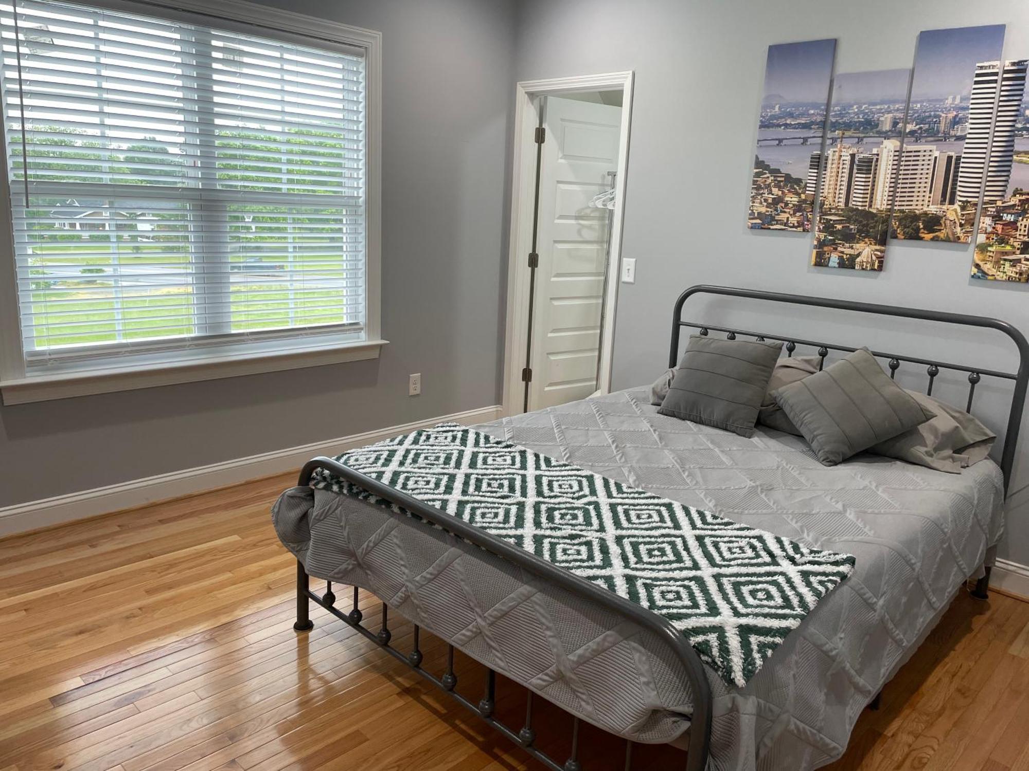 דירות Whitsett La Casa Grande Hosting מראה חיצוני תמונה